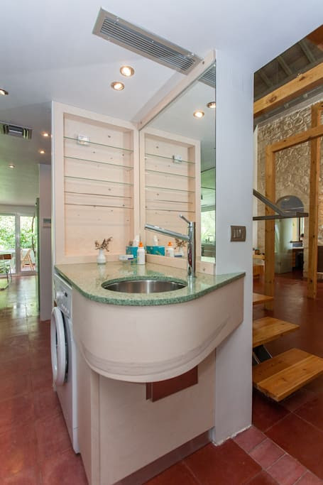 The bathroom on the ground floor.