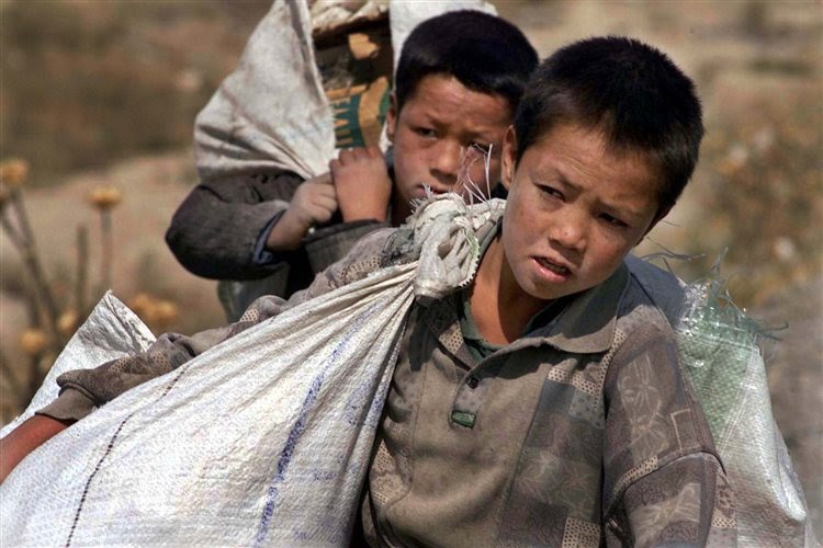Το χαμομηλάκι : 12 ΙΟΥΝΙΟΥ: Ημέρα κατά της Παιδικής Εργασίας - Ο  καπιταλισμός στα … καλύτερά του