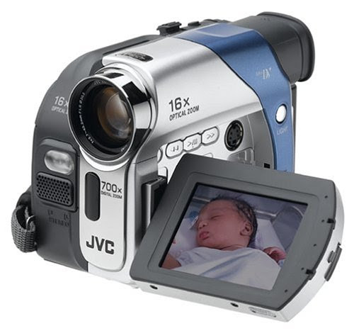 16x Optical, DV in//out, 2.5 LCD, Colour Viewfinder JVC GR-D33 MiniDV Digital Camcorder