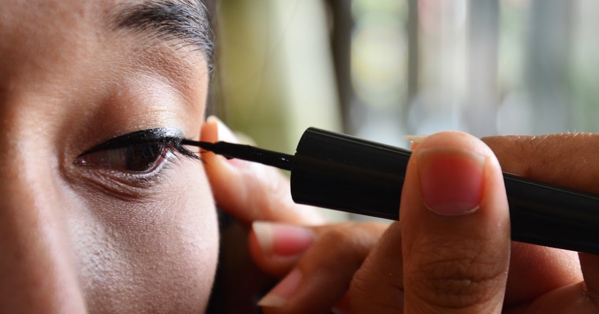 How To Apply Eyeliner With Shaky Eyes How To Apply Eyeliner Perfectly