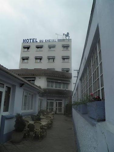 Hotel Le Cheval Noir à Pantin