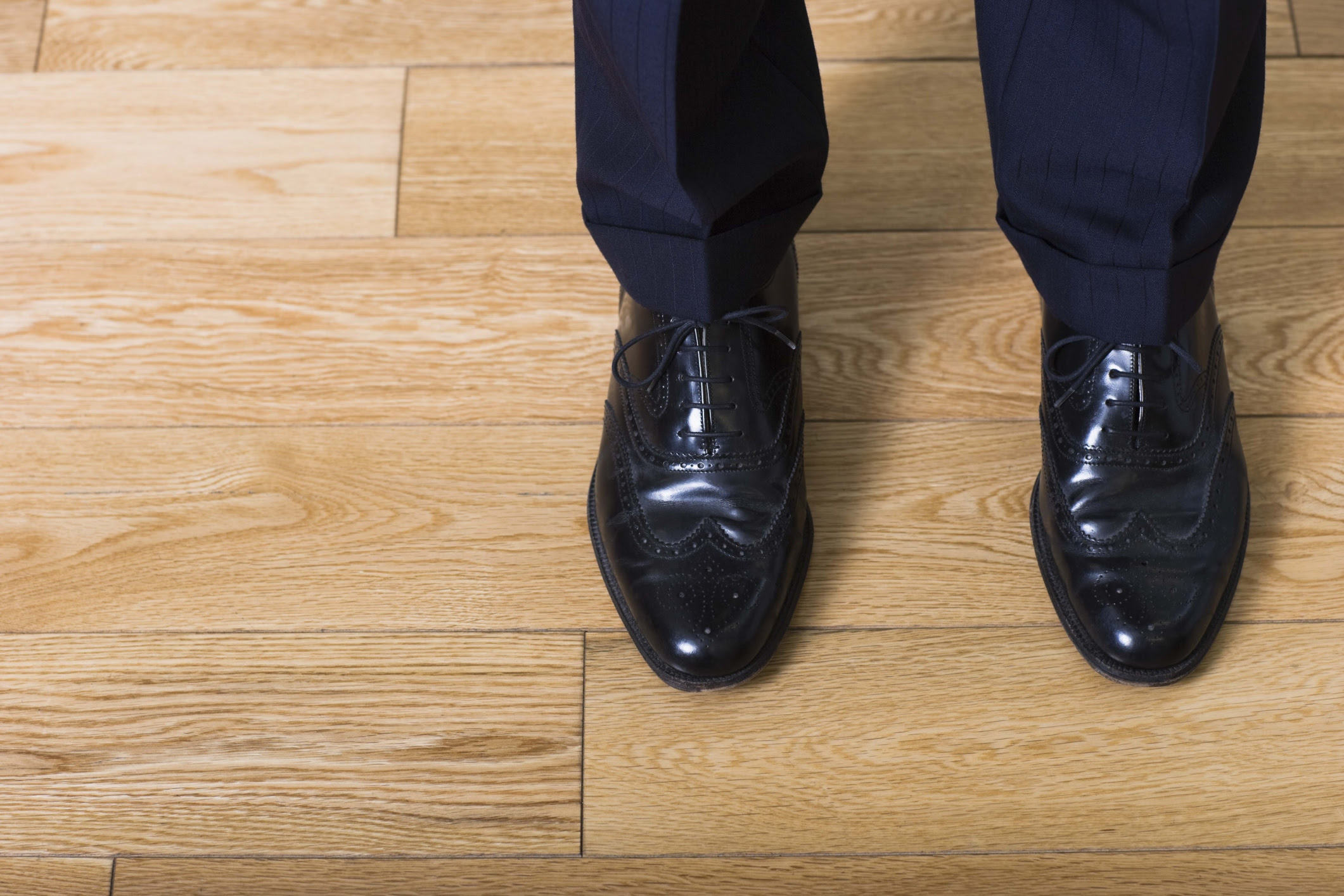 how to remove wrinkles from leather shoes