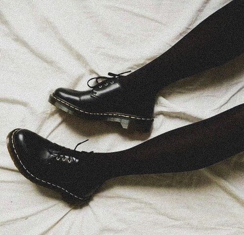 dark academia summer shoes