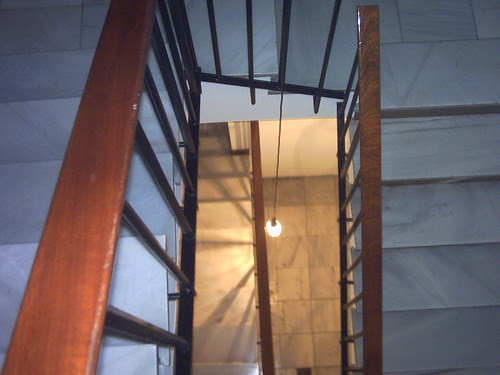 Hueco de la escalera . Espacio escultórico. by SUSO BASTERRECHEA