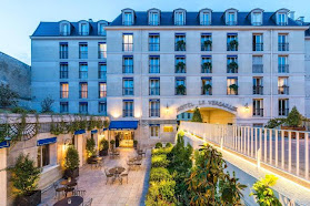Hôtel le Versailles.