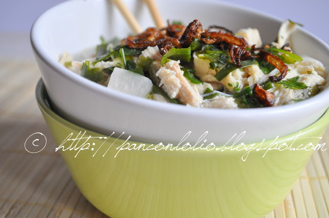 zuppa di pollo allo zenzero e vermicelli di riso