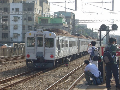 DR2700-3501次專列