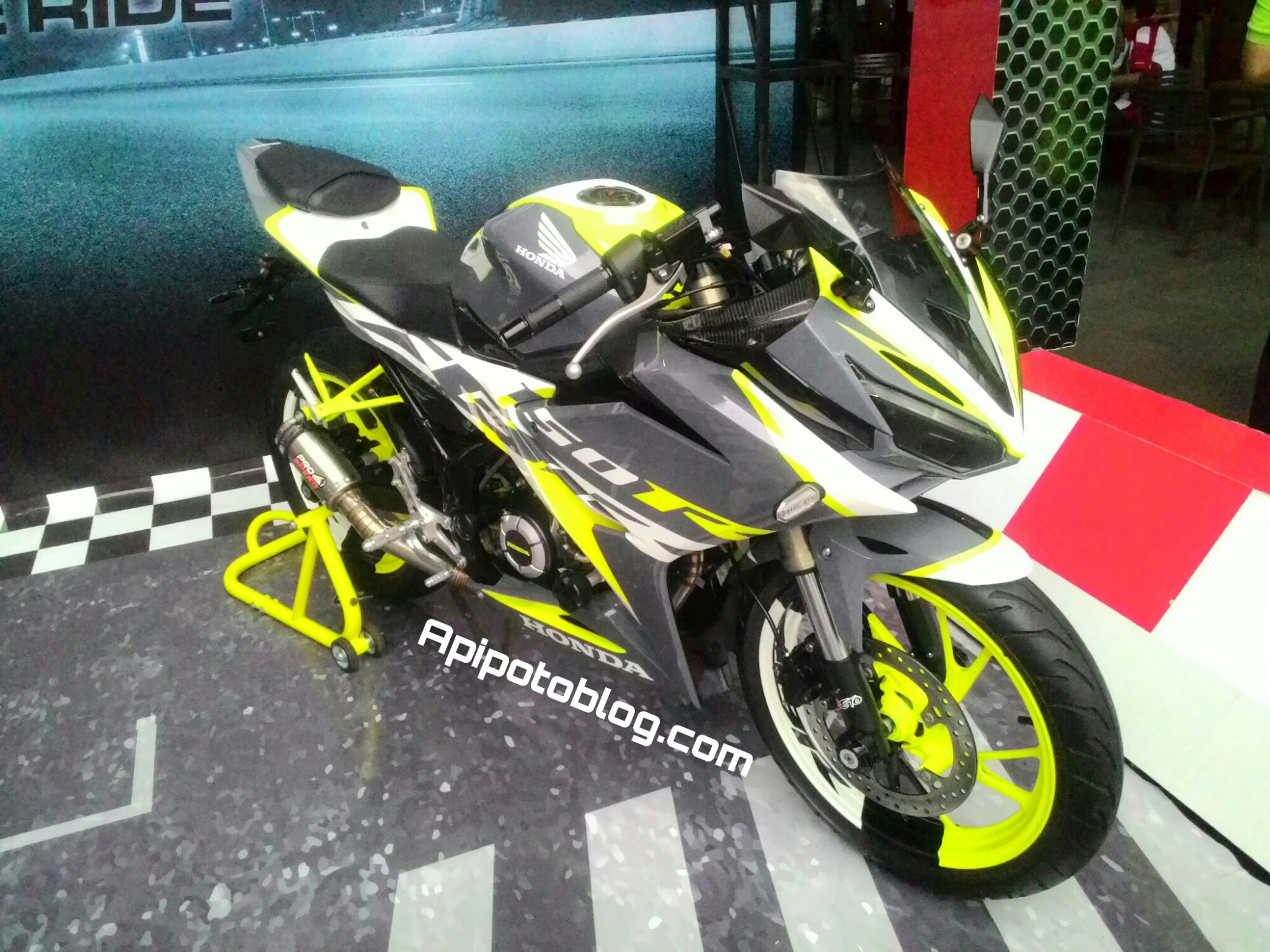 Modifikasi Motor Cbr 150 Velg 17 Kumpulan Modifikasi Motor Scoopy Modifikasi Motor Cbr 150 Velg 17 Kumpulan Modifikasi Motor Scoopy