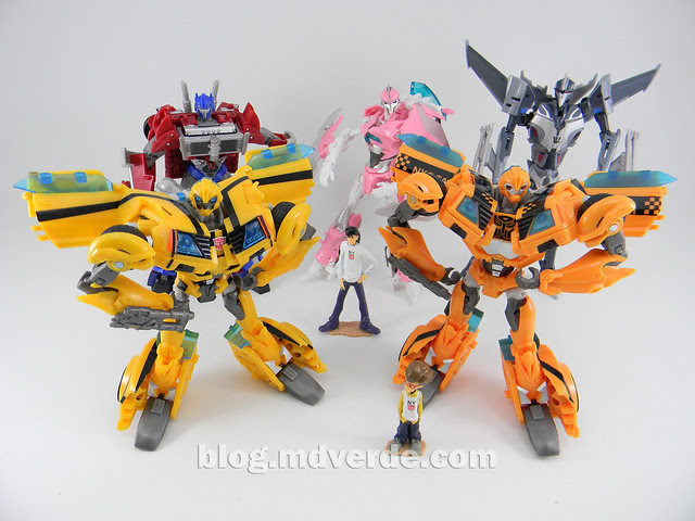 Transformers Bumblebee Deluxe - Prime First Edition - modo robot vs otros Prime Deluxe
