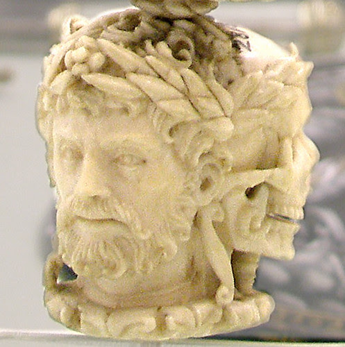 Wreathed-head