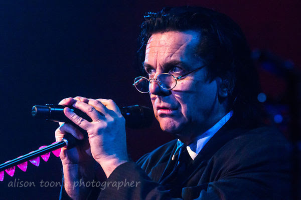 Steve Hogarth, vocals, Marillion