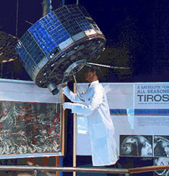 File:Tiros satellite navitar.jpg