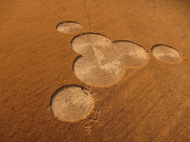 Full Crop Circle and String