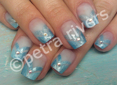 Metallic Nagel Blau - Nageldesign Bilder