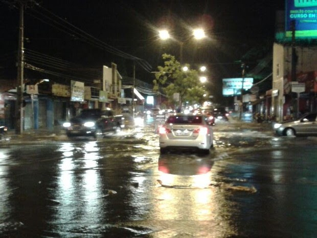 Resultado de imagem para imagens da enxurrada em teresina