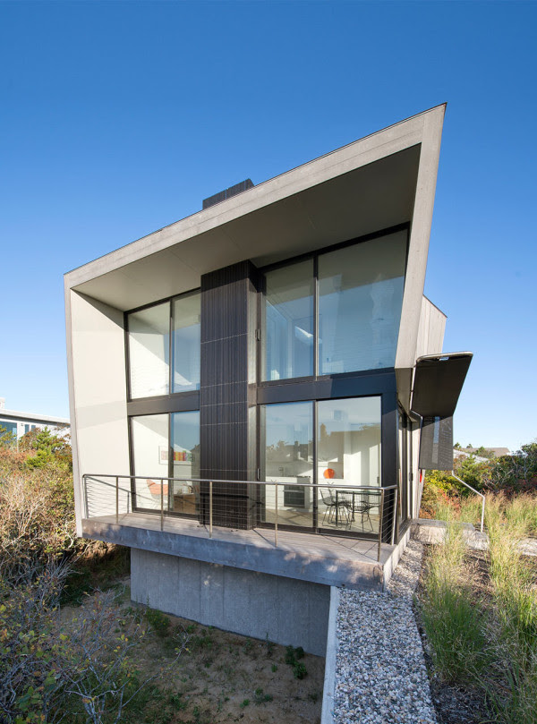 32-small-two-story-beach-house-plans