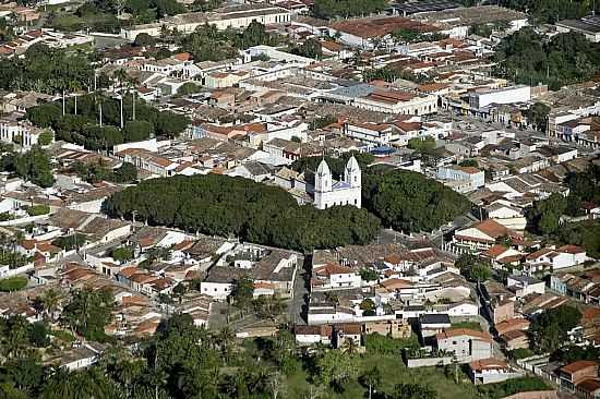 http://www.ferias.tur.br/imgs/1016/saogoncalodoscampos/g_vista-aerea-do-centro-de-sao-goncalo-dos-campos-ba-fotoskyscrapercity.jpg