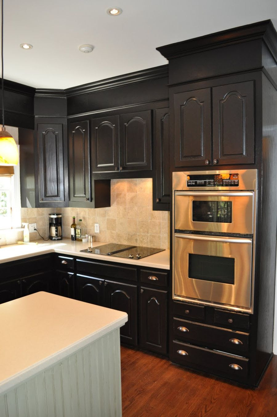 One Color Fits Most: Black Kitchen Cabinets One Color Fits Most: Black Kitchen Cabinets
