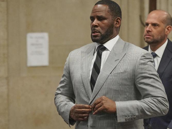 R Kelly Sex Assault Claims Friends Of Singer ‘hand Sex Tapes Over To