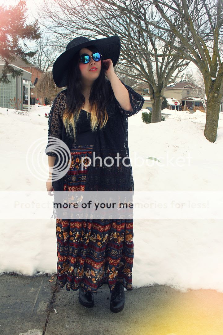 jessica ip plus size fashion plus size blogger thrifted big hat floral skirt witchy witch
