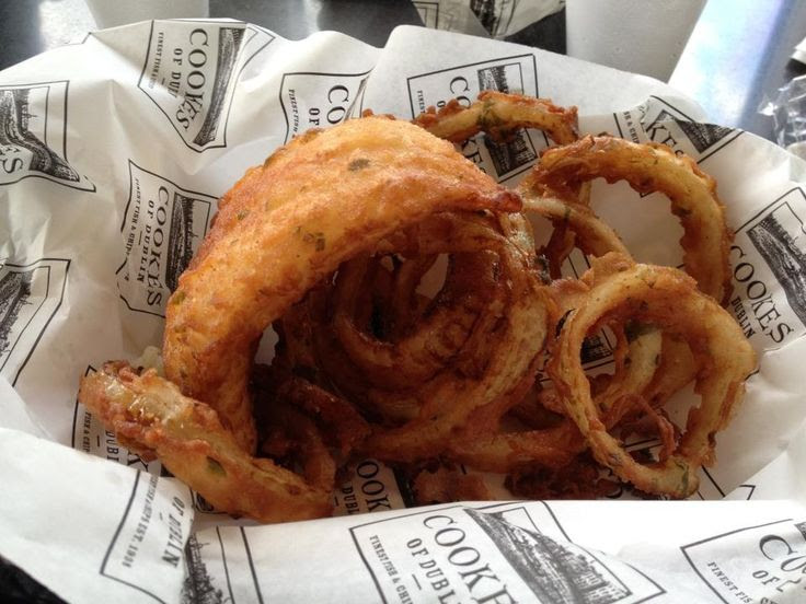 Cookes of Dublin (Downtown Disney) -- gluten free fish and onion rings. http://glutenfreeinorlandoflorida.blogspot.com/2013/09/cookes-of-dublin-downtown-disney.html