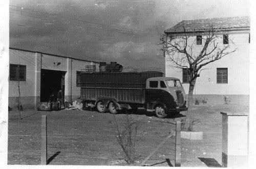Camió a la fàbrica PAPELERA INDUSTRIAL de La Masó (Alt Camp)
