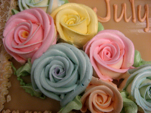 Estrel's Famous Flower Icings