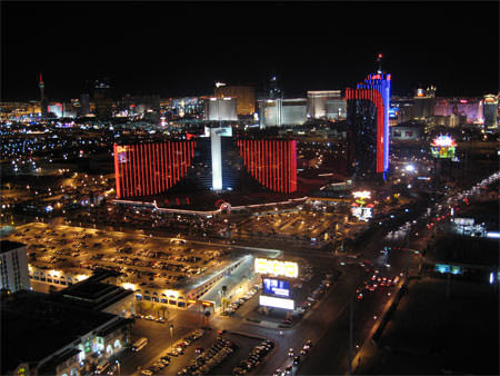 las vegas hotels with free airport shuttles