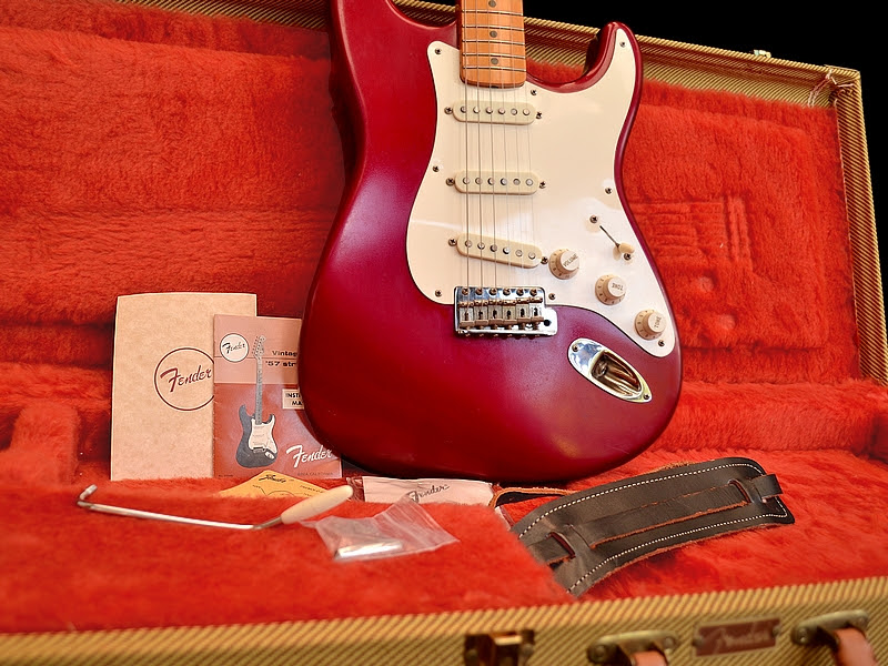 Fender American Vintage 57 Stratocaster Reissue Candy Apple Red - Apple  Poster