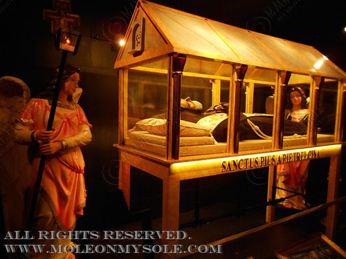 2012-02-05 St. Pio Center LR (14)