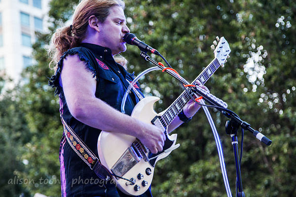 Frank Hannon, guitar and vocals, Frank Hannon Band, CIP 2015