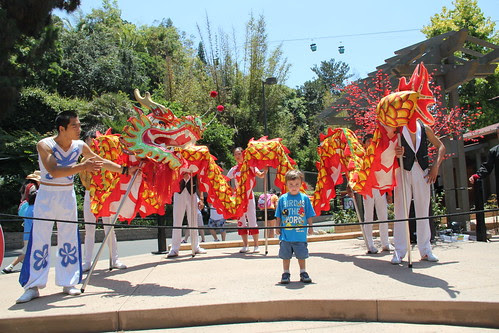 Serious-Olsen poses with the dragon