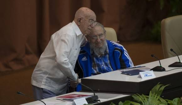 Fidel Castro en la clausura del VII Congreso del Partido Comunista Cuba. Foto: Ismael Francisco/ Cubadebate