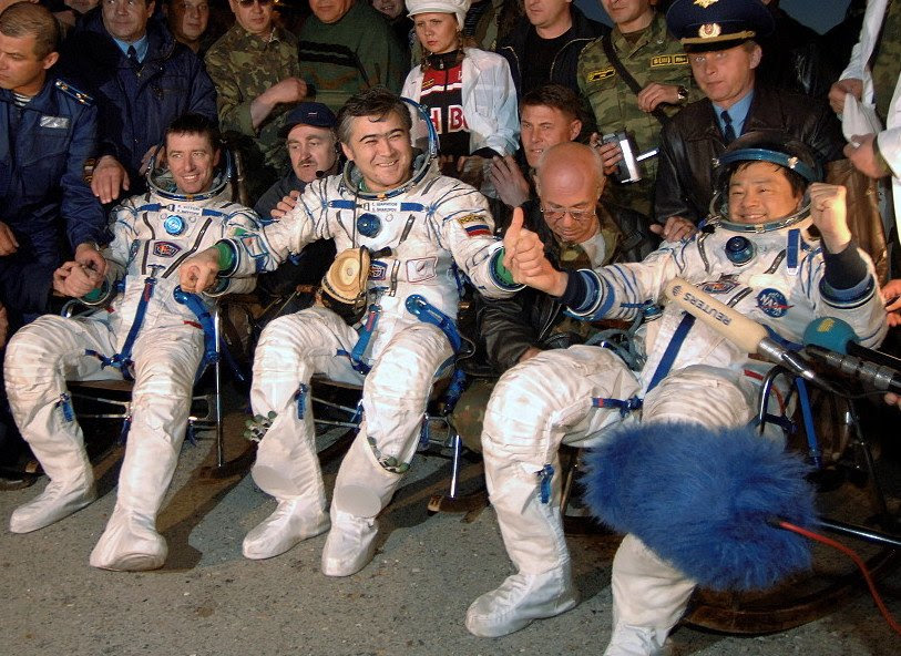 Apr24-2005-SoyuzTMA5landing