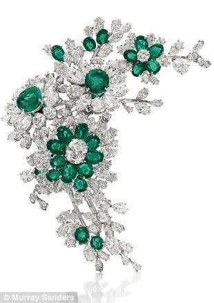 http://www.pinterest.com/pin/13581236346449983/ Emerald is my birthstone ~ "The legendary emerald suite was bought by Elizabeth Taylor and husband Richard Burton at jewellers Bulgari while filming Cleopatra in Italy"