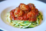 Zucchini Spaghetti (Zoodles!) & Meatballs #whole30 #paleo