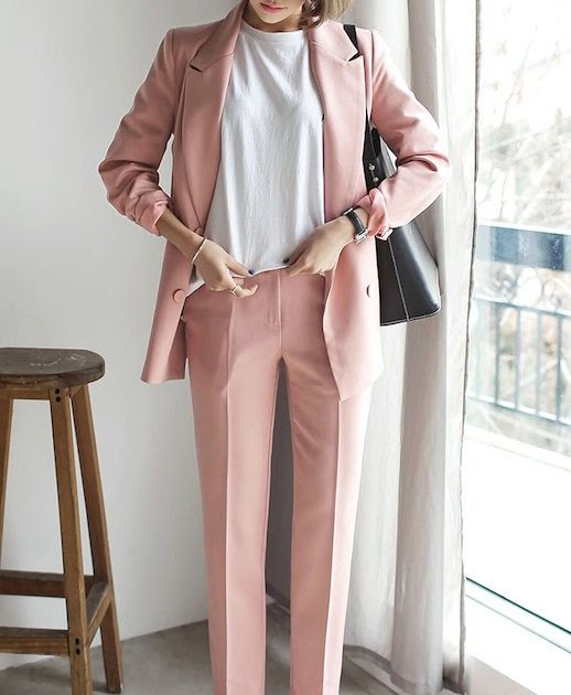Le Fashion: A Sporty-Cool Way To Wear A Pant Suit