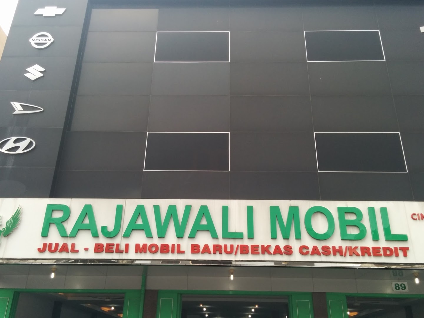 Rajawali Mobil Photo