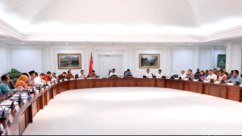 Begini Cerita Otak-atik Reshuffle Kabinet Jokowi Begini Cerita Otak-atik Reshuffle Kabinet Jokowi
