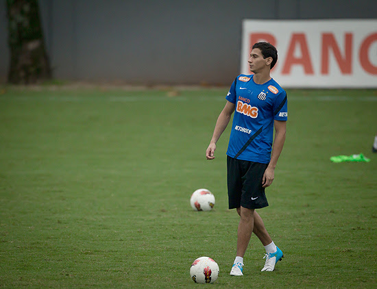 Ganso treina com o Santos no CT Rei Pelé