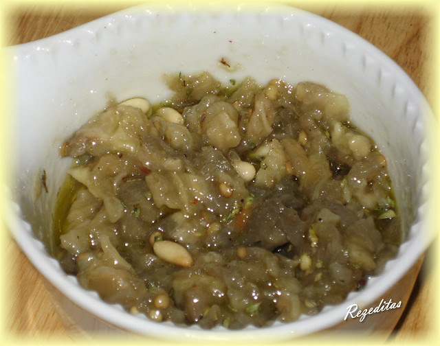DIP DE BERENJENAS Y FRUTOS SECOS
