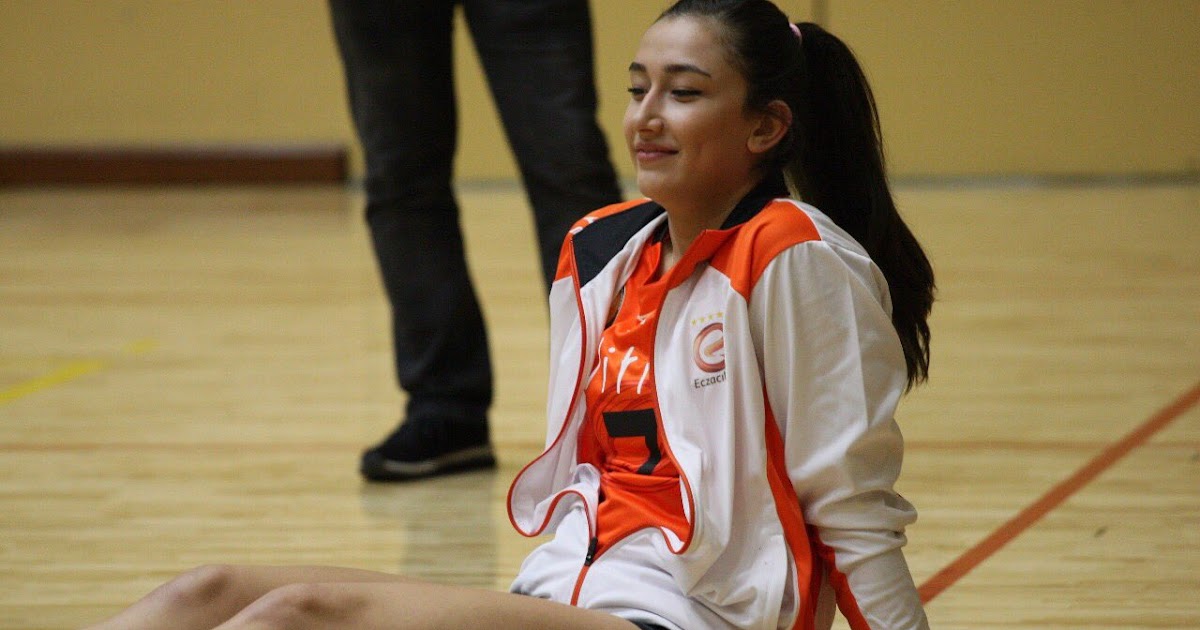 Hande Baladin : Hande Baladin Facebook - Namun, dia telah meraih