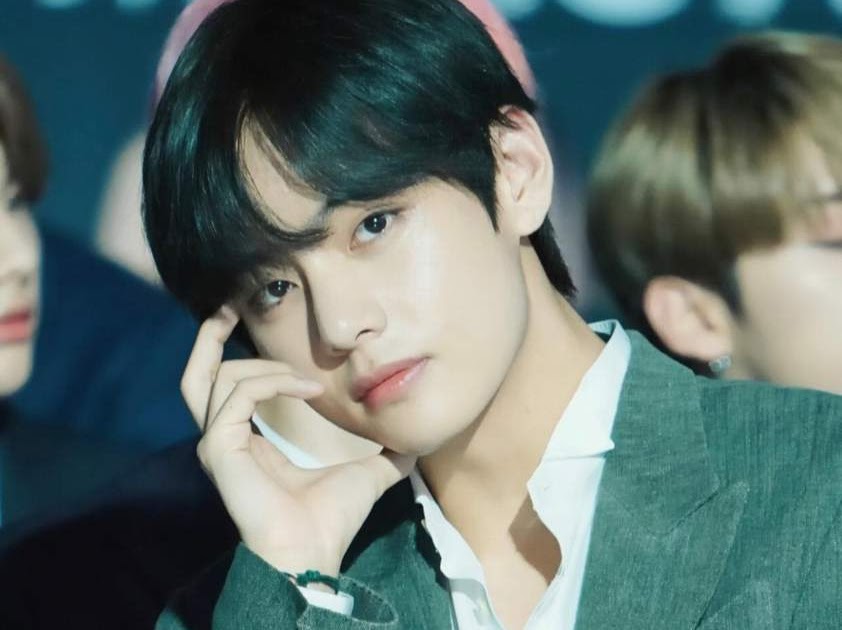 BTS V with blue hair - wide 6
