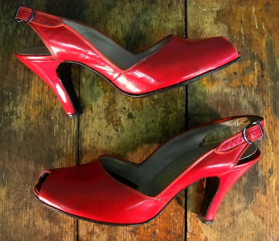 Vintage 40's Red Leather Shoes - Peep Toe - 6