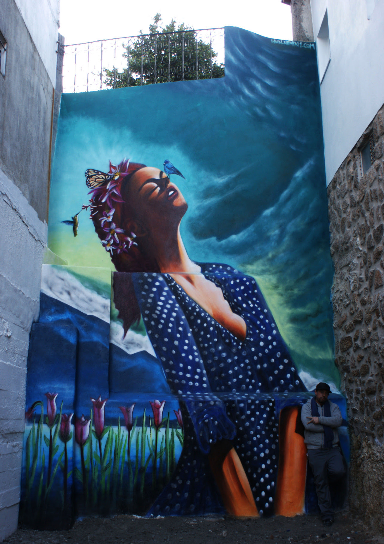 “The Ultimate Seduction of Mary”, Covilhã, junto ao Largo do Sindicato.
Contribuição artística num muro de 8mx3m, 99% spray.
Nomen 2012