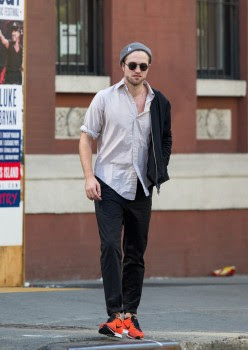 Robert Pattinson Life: New Pictures of Rob and Jamie Strachan in NYC ...
