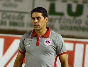 Leandro Sena estreou com vitória no comando do América-RN (Foto: Frankie Marcone/Futura Press) Leandro Sena estreou com vitória no comando do América-RN (Foto: Frankie Marcone/Futura Press)