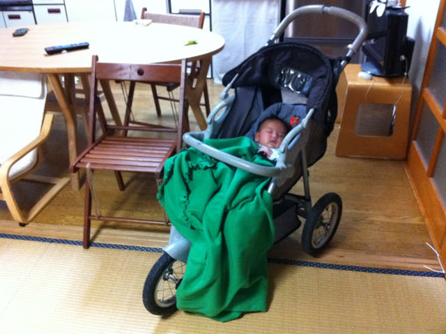 ベビーカー 家 の 中