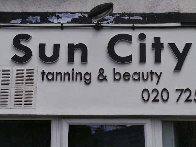 Reviews of Sun City in London - Beauty salon
