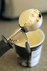 Oxo trigger ice cream scoop IMG_8798 R
